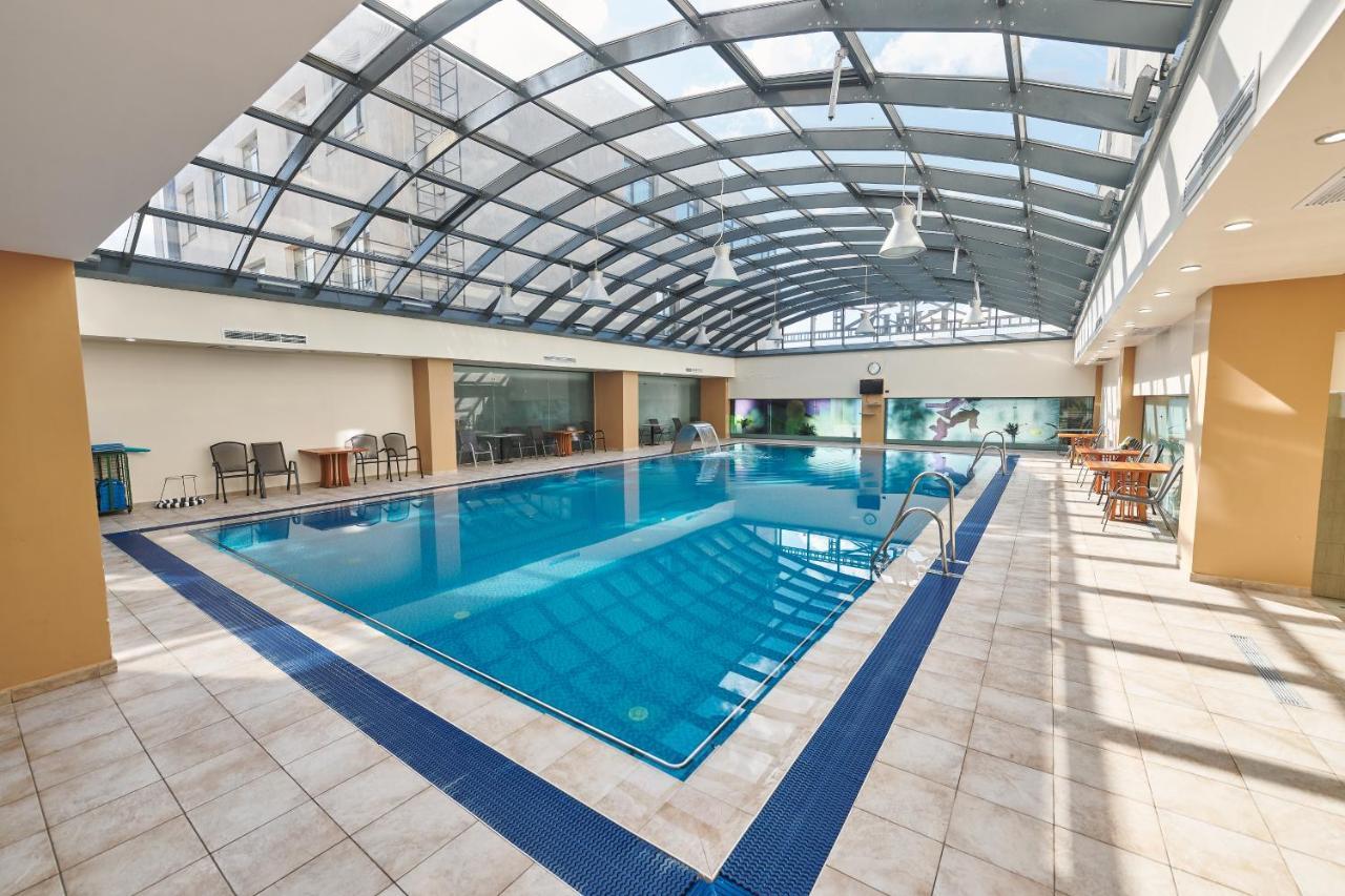 Hotel Emd Bacău Екстериор снимка