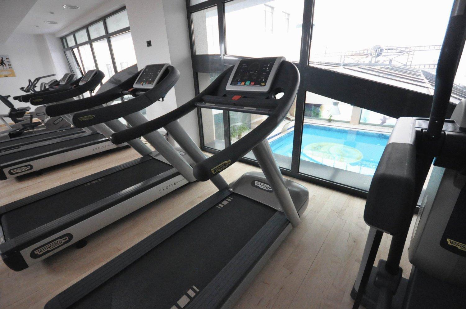 Hotel Emd Bacău Екстериор снимка
